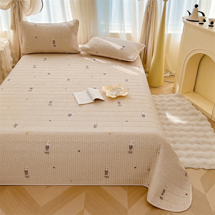 91家纺网 家纺一手货源 找家纺 恒爱 2025新款全棉印花单床盖 公子兔-浅咖