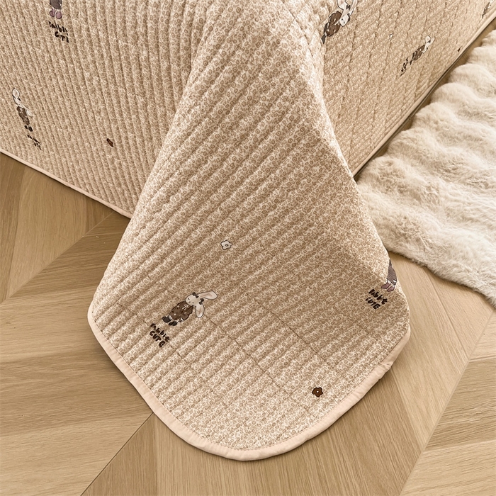 91家纺网 家纺一手货源 找家纺 恒爱 2025新款全棉印花单床盖 公子兔-浅咖