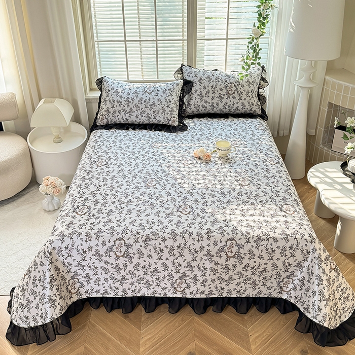 91家纺网 家纺一手货源 找家纺 大麦家纺 2025新款碳光冰丝软凉席夏被四件套 德拉庄园