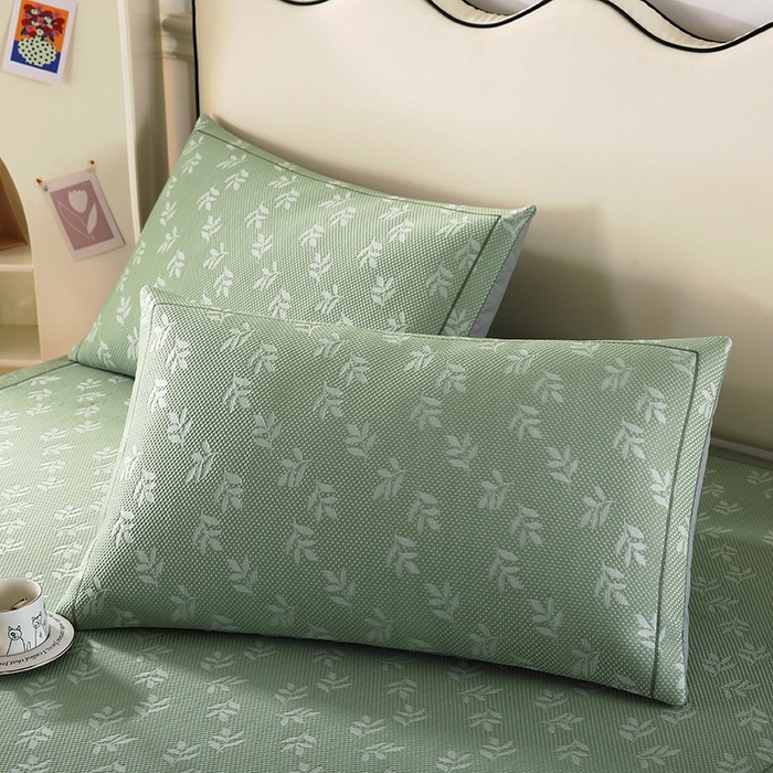 91家纺网 家纺一手货源 找家纺 法莱妮 2025夏季新款A类真凉感丝提花加厚三明治冰豆豆凉席-叶韵系列  叶韵-绿