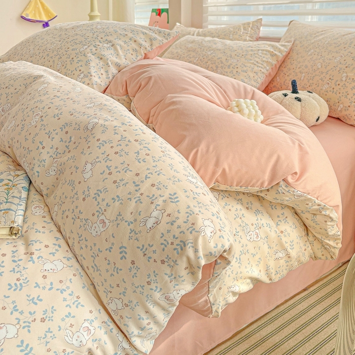 91家纺网 家纺一手货源 找家纺 2025新款水洗云朵糯糯棉简约风ins风小碎花被套床单款床笠款三四件套 花丛兔