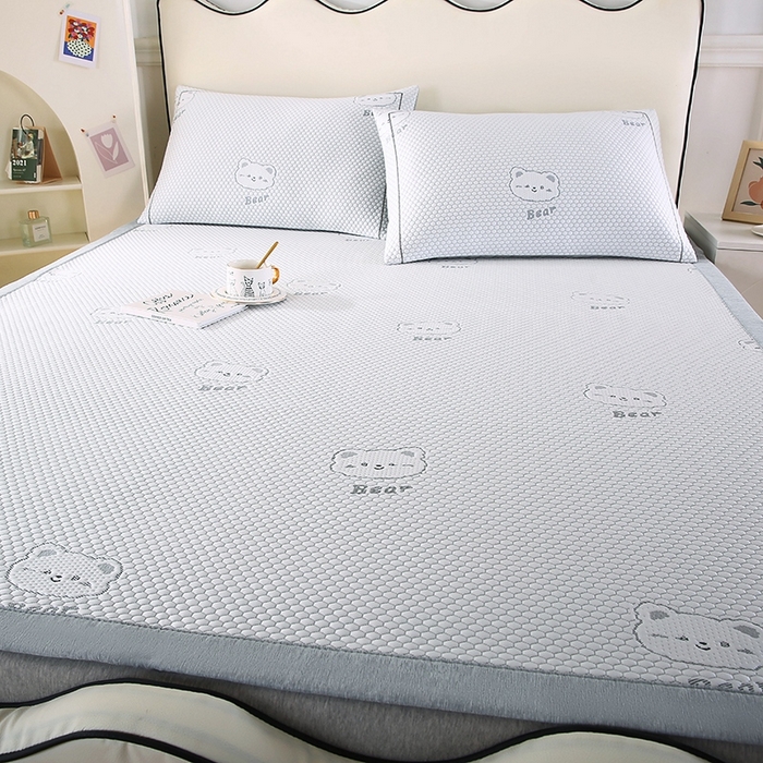 91家纺网 家纺一手货源 找家纺 法莱妮2025新款卡通三明治冰豆豆凉席 晚安熊