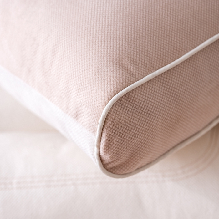 91家纺网 家纺一手货源 找家纺 （总）爱来伊家纺 2025新款亲肤羽丝绒枕头枕芯
