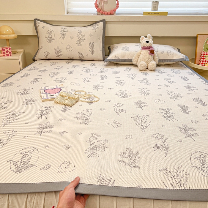 91家纺网 家纺一手货源 找家纺 慕澄家纺 2025新款小清新印花真冰藤系列凉席床席款 床席-花儿小兔