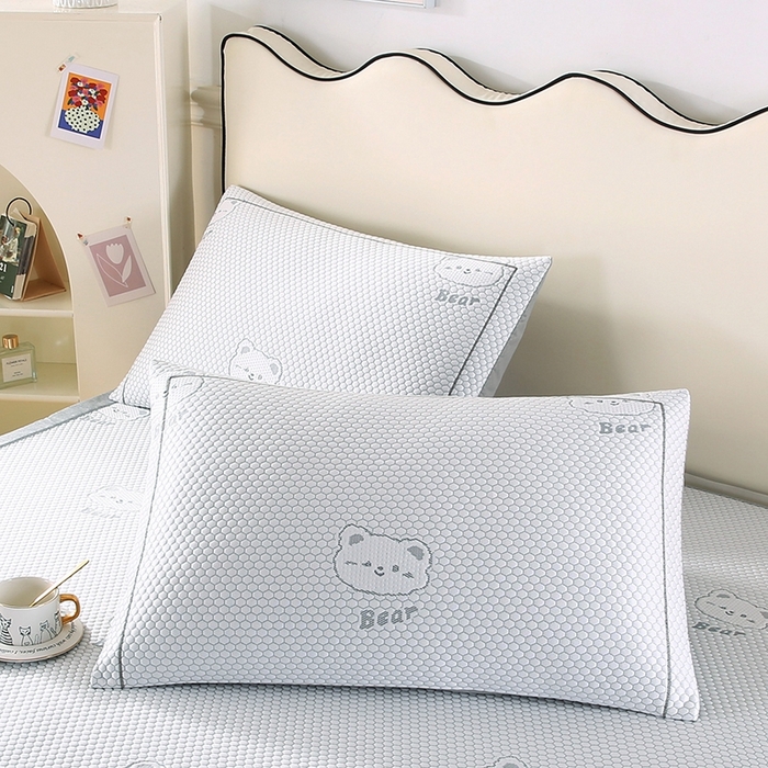 91家纺网 家纺一手货源 找家纺 法莱妮2025新款卡通三明治冰豆豆凉席 晚安熊