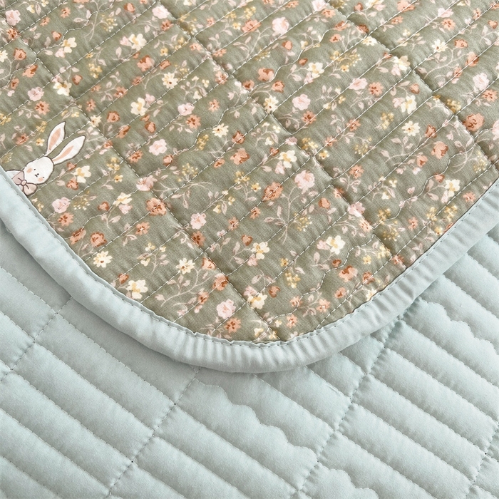 91家纺网 家纺一手货源 找家纺 恒爱 2025新款全棉印花单床盖 瞭望兔-深绿