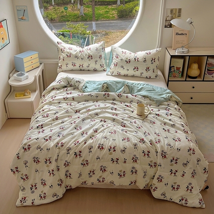 91家纺网 家纺一手货源 找家纺 初念 2025新款云朵棉系列夏被（提供买家秀） 听音乐的米奇