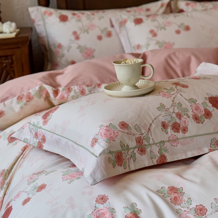 91家纺网 家纺一手货源 找家纺 由丽家纺 2025新款柔棉数码印花四件套系列 春堂 粉