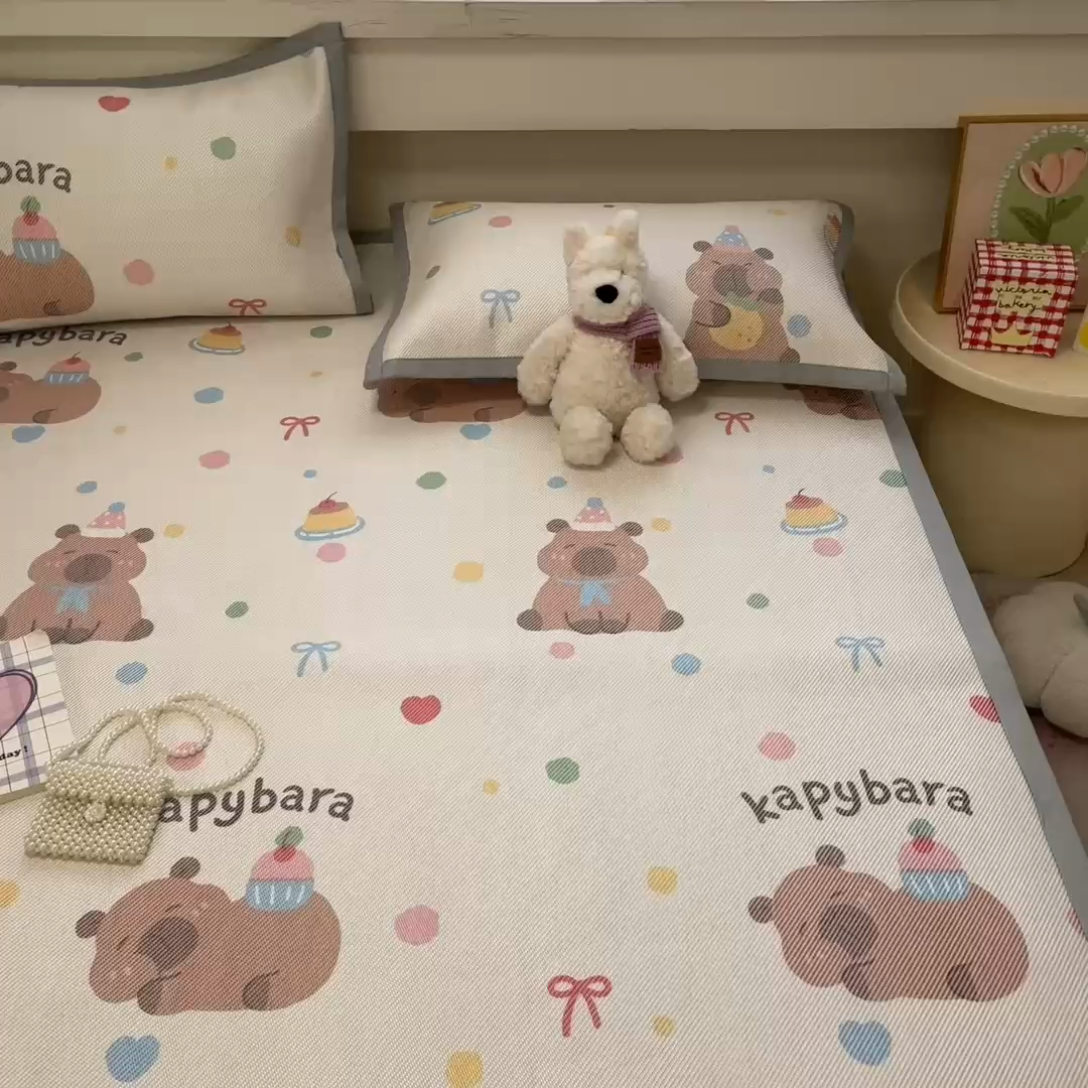 91家纺网 家纺一手货源 找家纺 慕澄家纺 2025新款小清新印花真冰藤系列凉席床席款 床席-卡皮巴拉