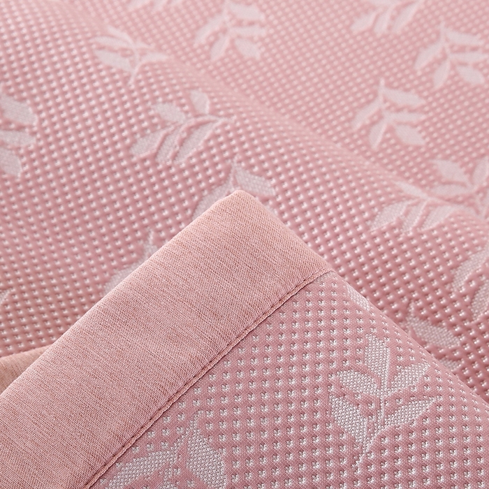 91家纺网 家纺一手货源 找家纺 法莱妮 2025夏季新款A类真凉感丝提花加厚三明治冰豆豆凉席-叶韵系列  叶韵-粉