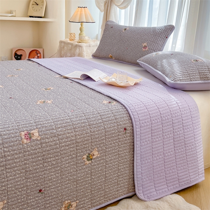 91家纺网 家纺一手货源 找家纺 恒爱 2025新款全棉印花单床盖 呆萌熊-浅咖