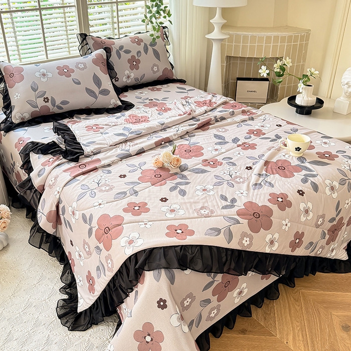 91家纺网 家纺一手货源 找家纺 大麦家纺 2025新款碳光冰丝软凉席夏被四件套 美姬