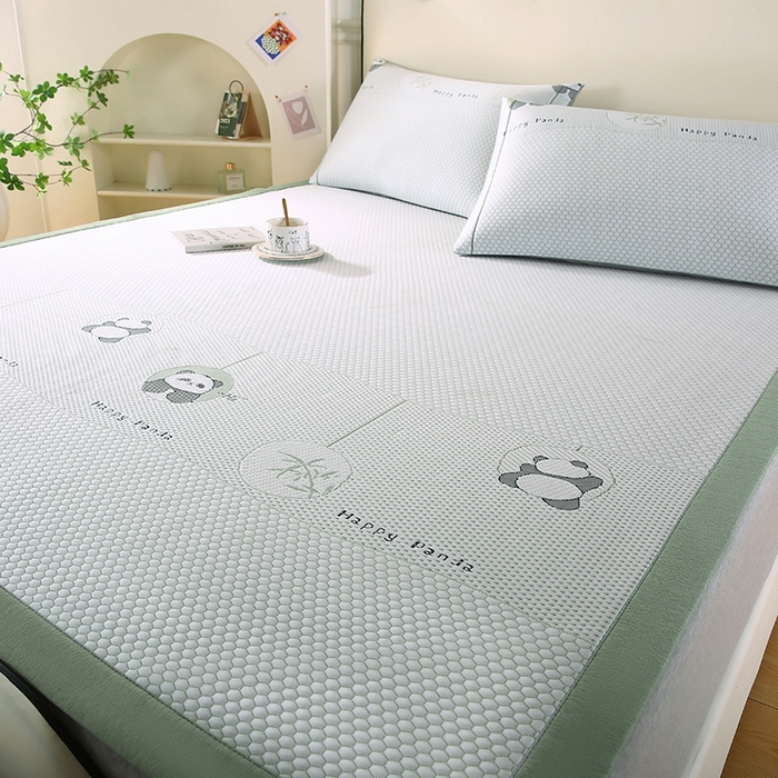 91家纺网 家纺一手货源 找家纺 法莱妮2025新款卡通三明治冰豆豆凉席 熊猫