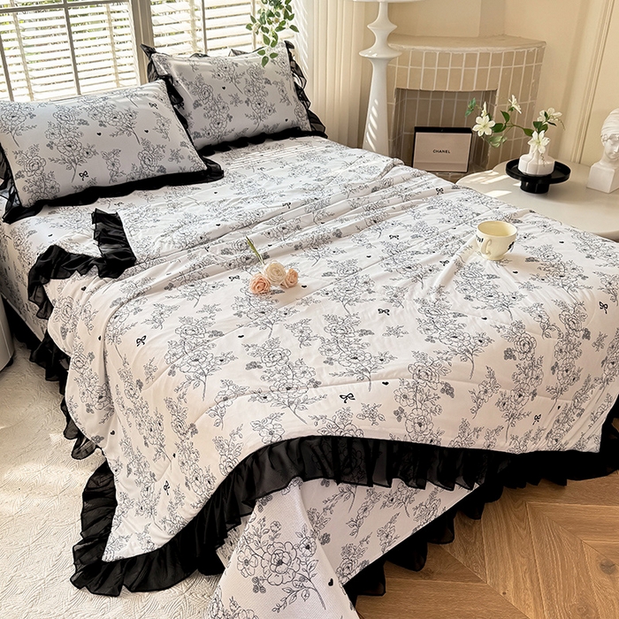 91家纺网 家纺一手货源 找家纺 大麦家纺 2025新款碳光冰丝软凉席夏被四件套 半夏清风