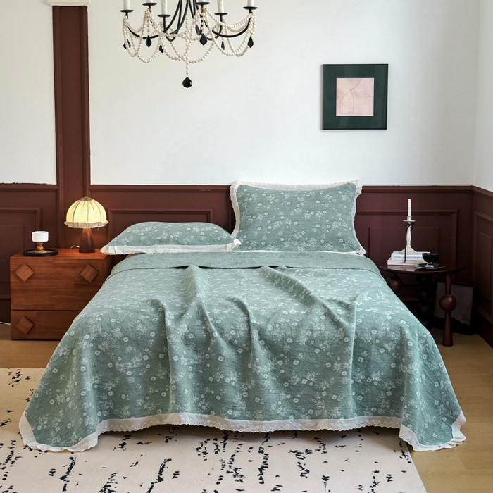 91家纺网 家纺一手货源 找家纺 棠薇家纺2025新款花边款全棉三层细纱色织提花毛巾被夏被空调被毛巾毯 花边春意绿