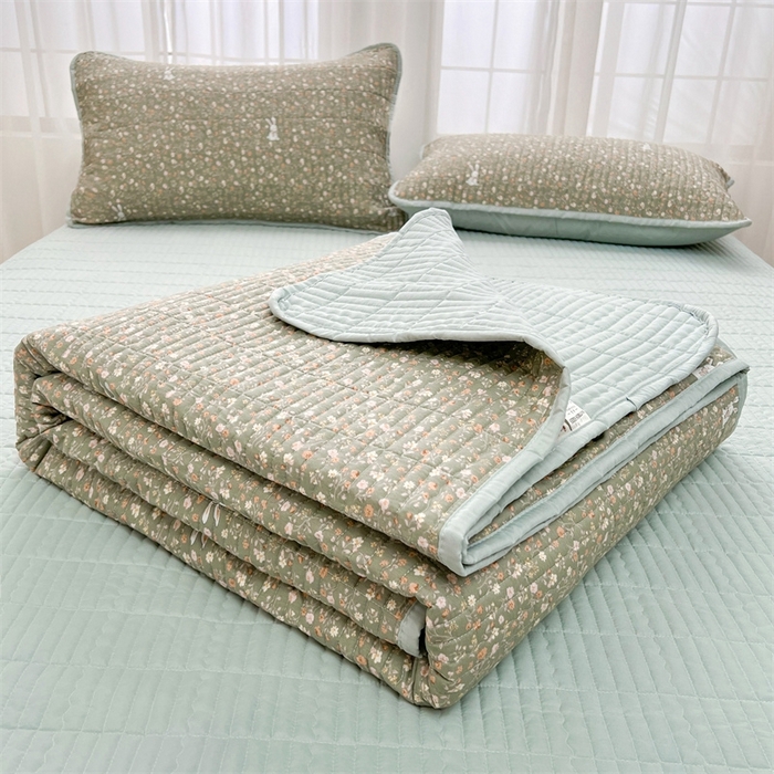91家纺网 家纺一手货源 找家纺 恒爱 2025新款全棉印花单床盖 瞭望兔-深绿