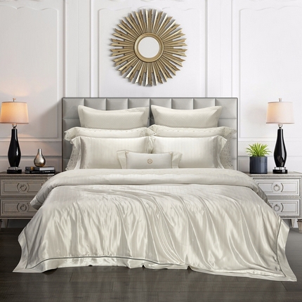 91家纺网 家纺一手货源 找家纺 赫本真丝馆（珍丝纺） 2025新款真丝提花系列四件套 诺米亚-白