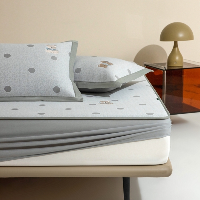 91家纺网 家纺一手货源 找家纺 席世家  2025新款绣花凉感床笠（控价198 218） 格子熊猫