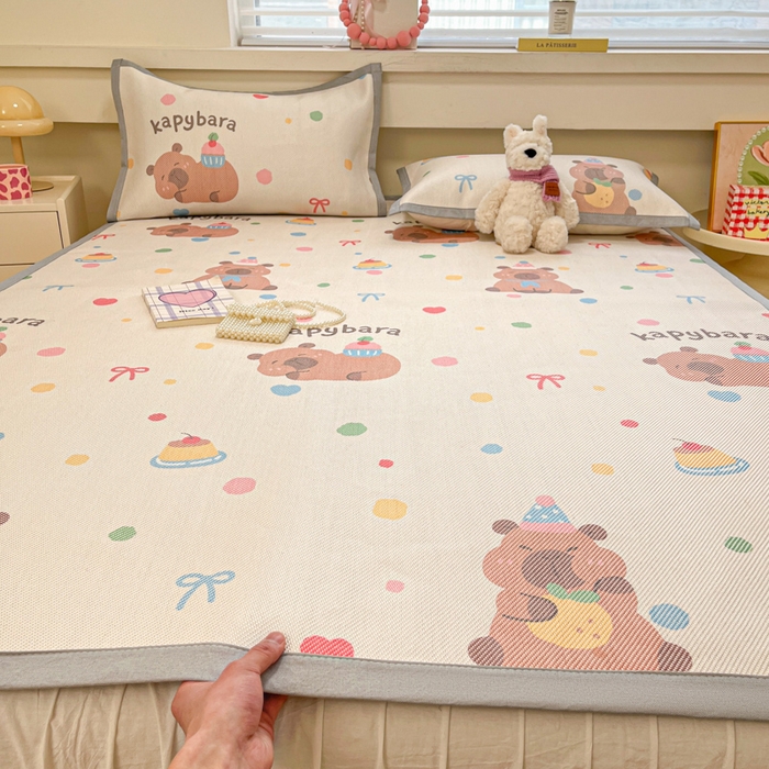 91家纺网 家纺一手货源 找家纺 慕澄家纺 2025新款小清新印花真冰藤系列凉席床席款 床席-卡皮巴拉