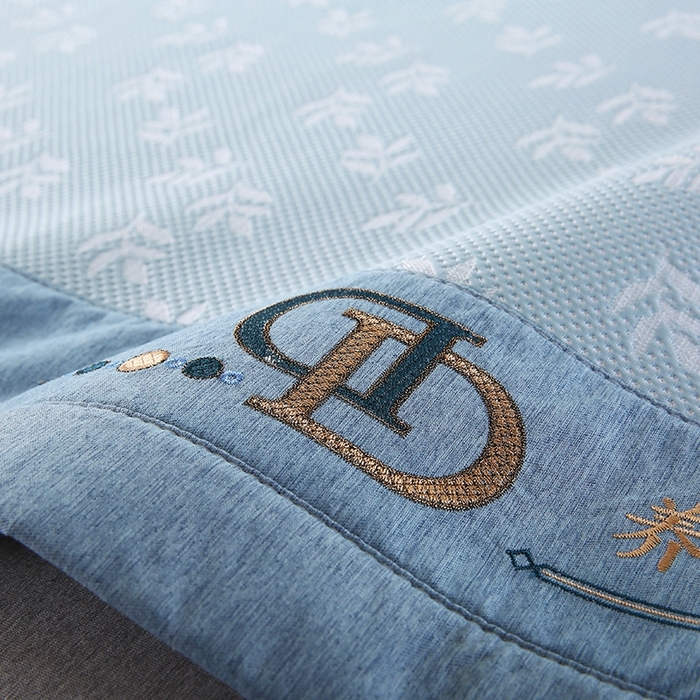 91家纺网 家纺一手货源 找家纺 法莱妮 2025夏季新款A类真凉感丝提花加厚三明治冰豆豆凉席-叶韵系列  叶韵-蓝