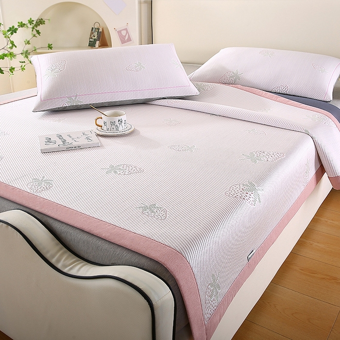 91家纺网 家纺一手货源 找家纺 法莱妮2025新款卡通三明治冰豆豆凉席 草莓-粉