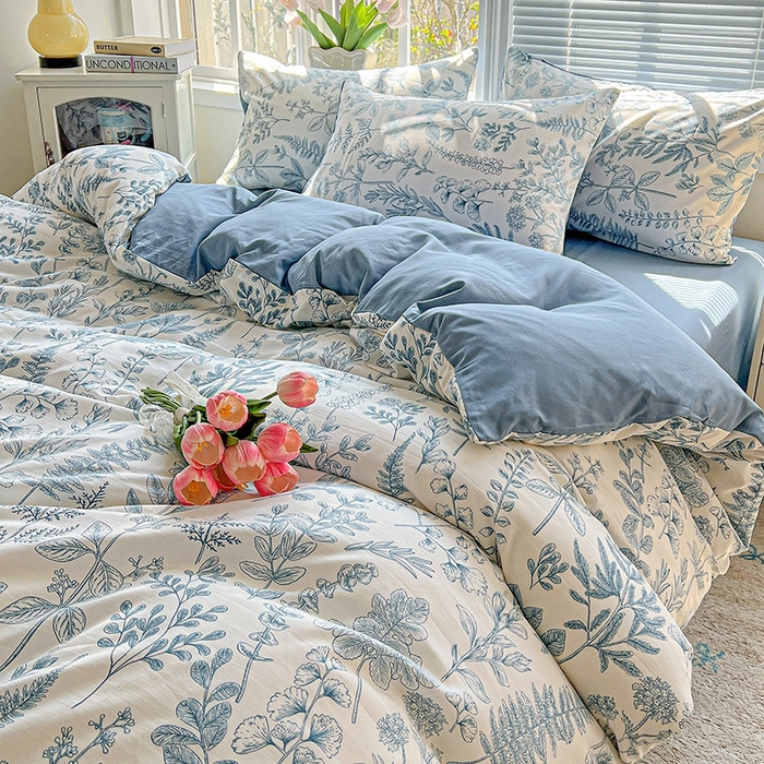 91家纺网 家纺一手货源 找家纺 2025新款水洗云朵糯糯棉简约风ins风小碎花被套床单款床笠款三四件套 恋爱季节