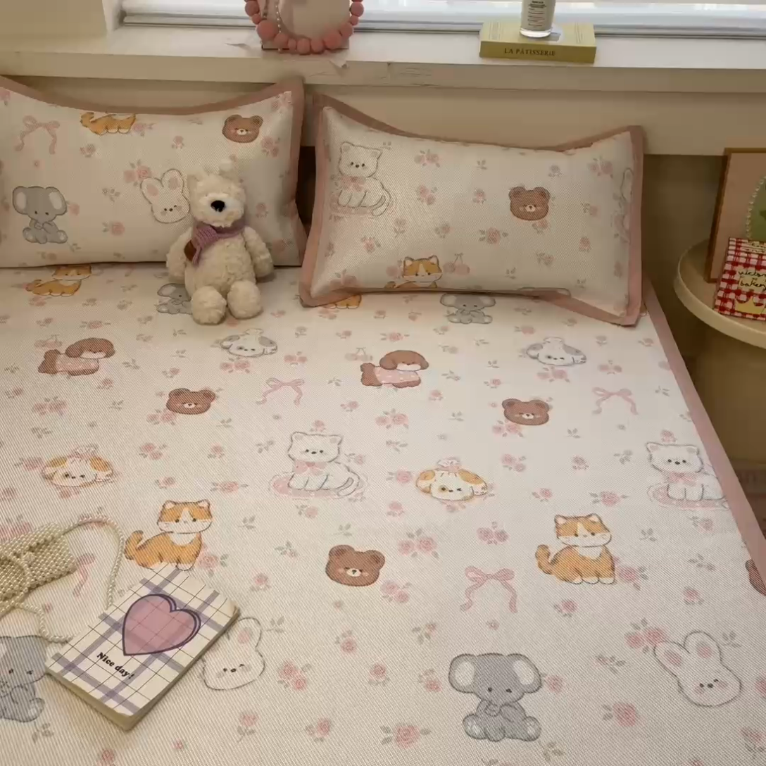 91家纺网 家纺一手货源 找家纺 慕澄家纺 2025新款小清新印花真冰藤系列凉席床席款 床席-彩色小萌物