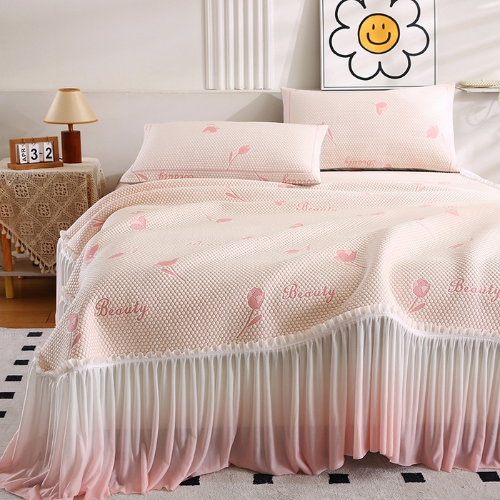 91家纺网 家纺一手货源 找家纺 法莱妮2025夏季新款A类真凉感丝提花三明治冰豆豆凉席床裙三件套  郁金香 -粉