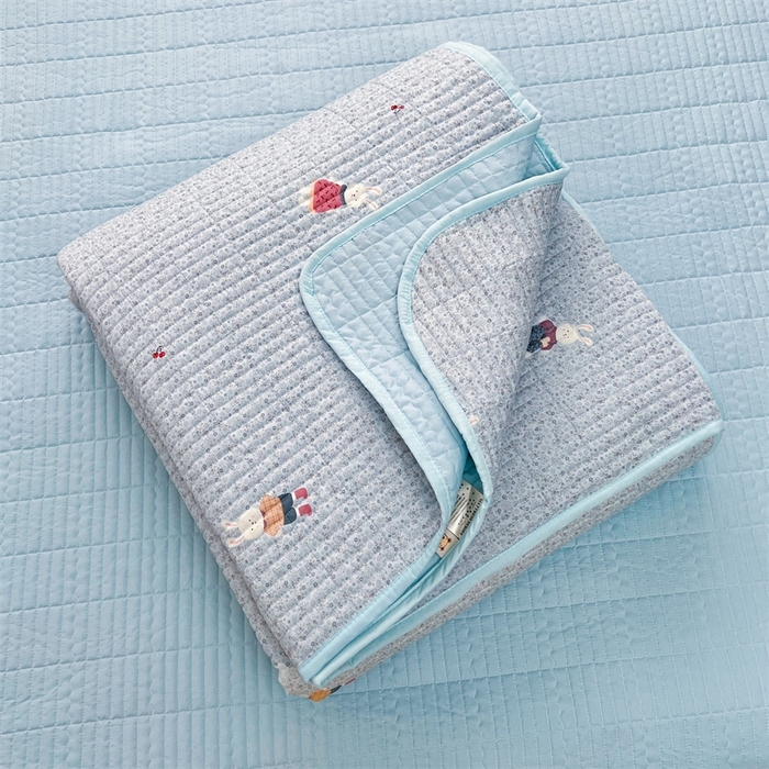 91家纺网 家纺一手货源 找家纺 恒爱 2025新款全棉印花单床盖 公子兔-蓝