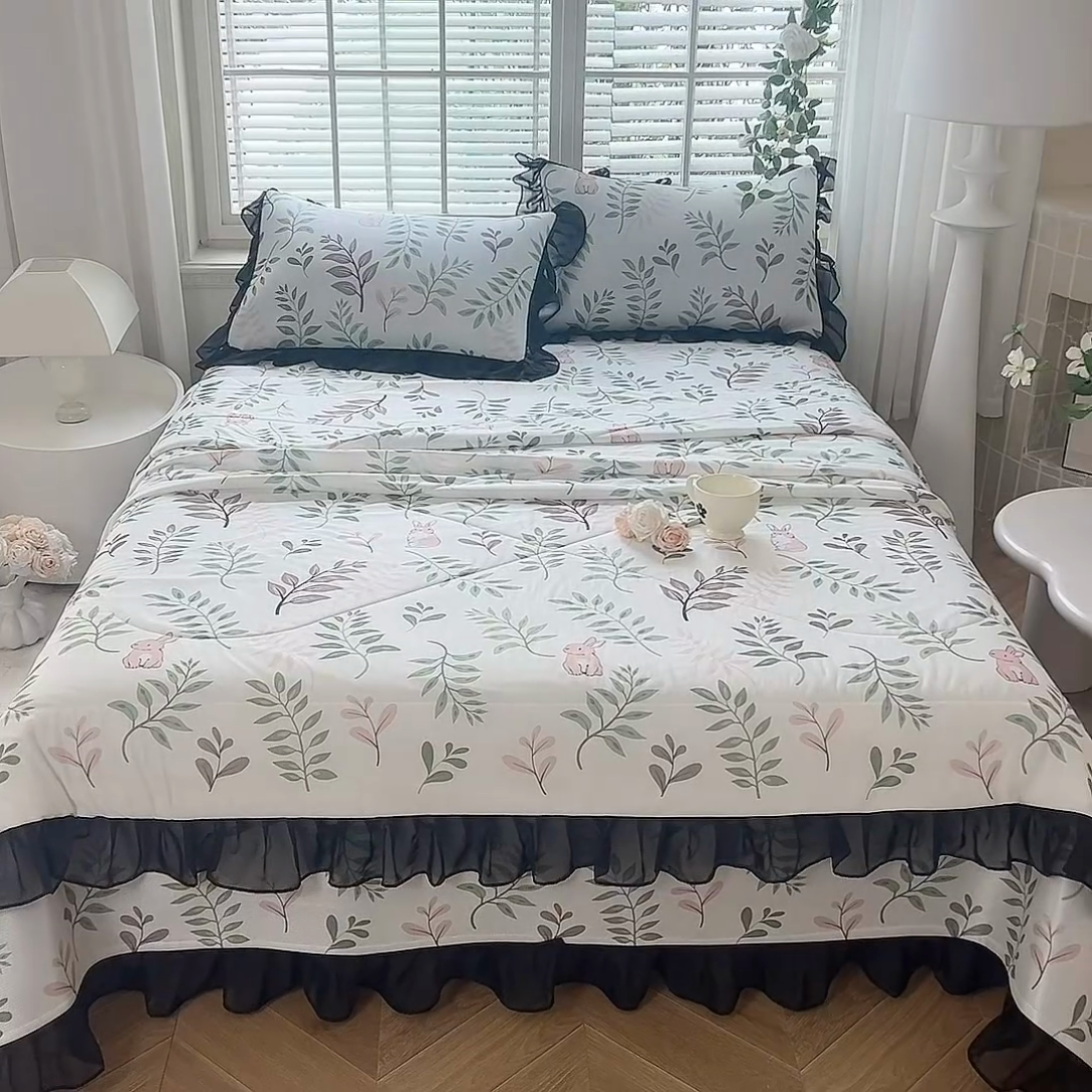 91家纺网 家纺一手货源 找家纺 大麦家纺 2025新款碳光冰丝软凉席夏被四件套 漫步花丛