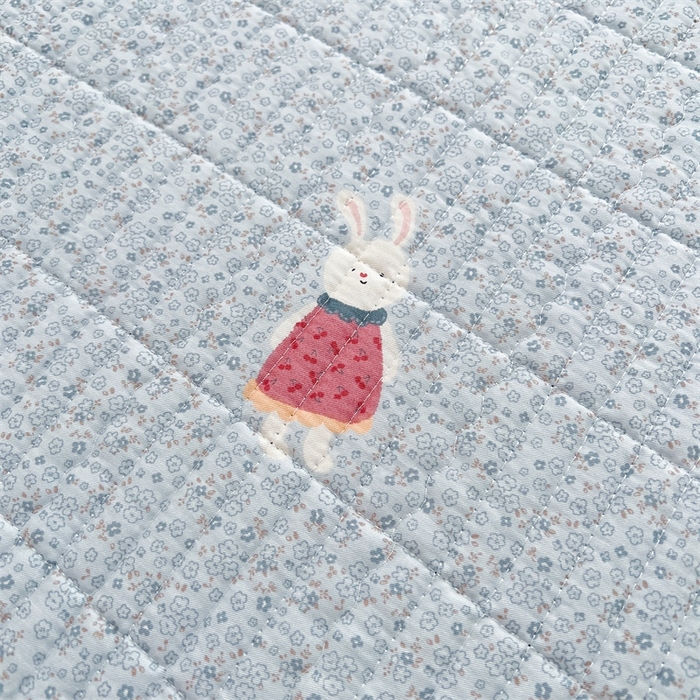 91家纺网 家纺一手货源 找家纺 恒爱 2025新款全棉印花单床盖 公子兔-蓝