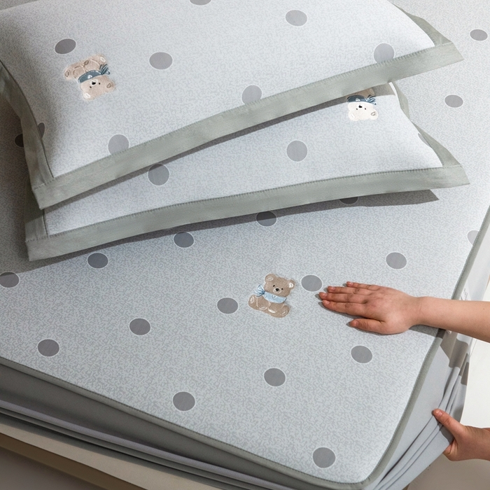 91家纺网 家纺一手货源 找家纺 席世家  2025新款绣花凉感床笠（控价198 218） 格子熊猫