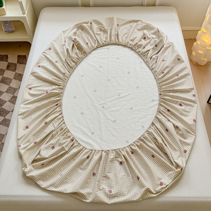 91家纺网 家纺一手货源 找家纺 2025新款全棉床单床笠 格子草莓 床笠款