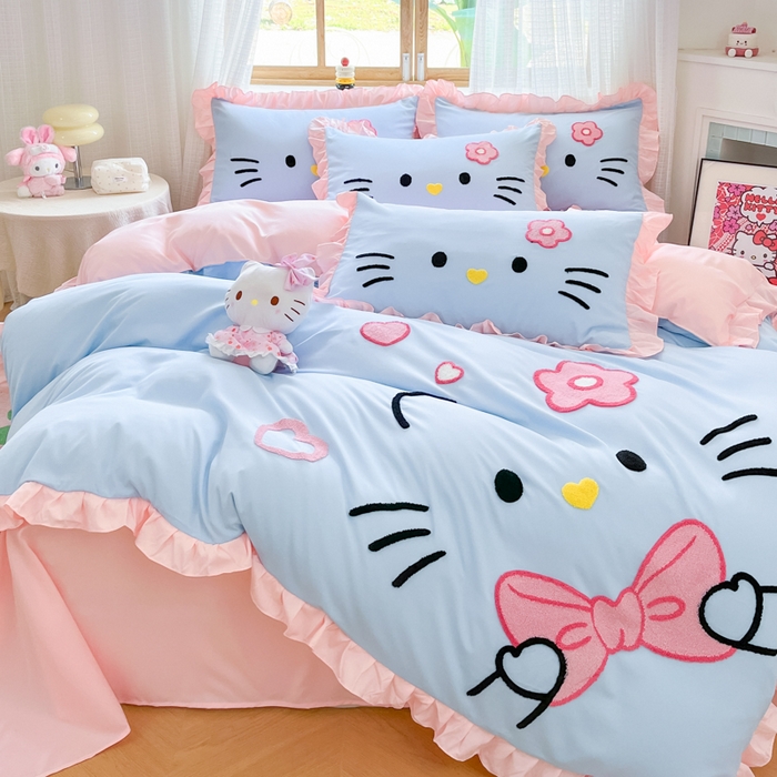 91家纺网 家纺一手货源 找家纺 泉欣家纺 2025新款网红可爱卡通公主风毛巾绣花水洗棉四件套（专版花型）甜甜猫咪 甜甜猫咪-蓝粉
