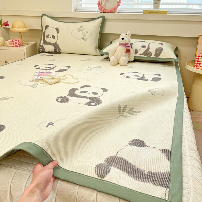 91家纺网 家纺一手货源 找家纺 慕澄家纺 2025新款小清新印花真冰藤系列凉席床席款 床席-熊猫戏竹