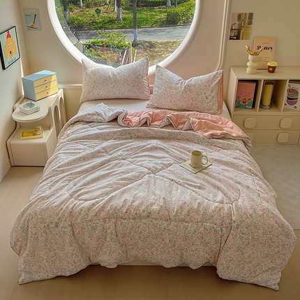 91家纺网 家纺一手货源 找家纺 初念 2025新款云朵棉系列夏被（提供买家秀） 幸运可爱兔