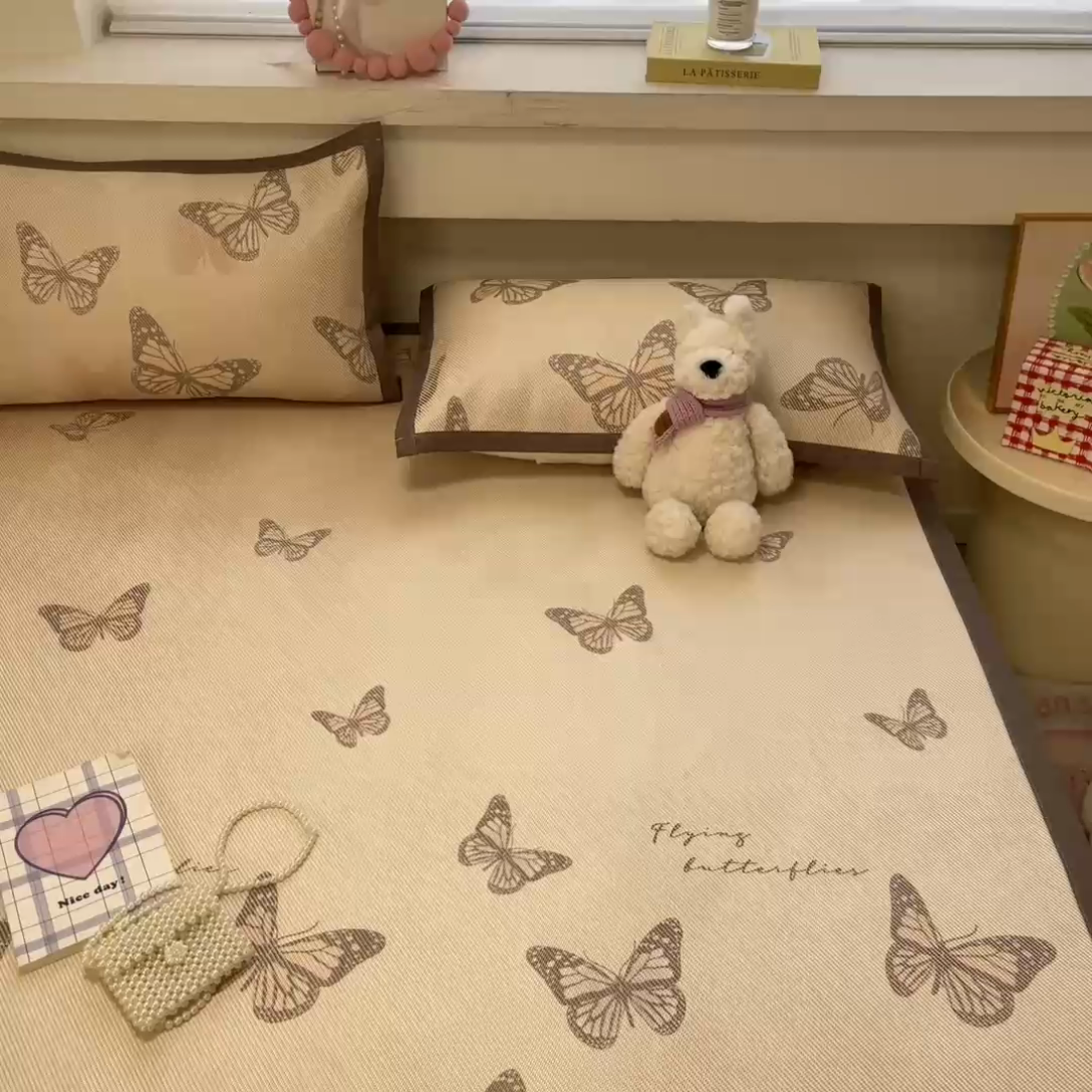 91家纺网 家纺一手货源 找家纺 慕澄家纺 2025新款小清新印花真冰藤系列凉席床席款 床席-翩翩蝴蝶