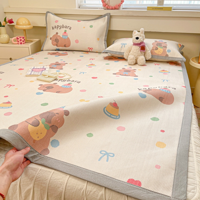 91家纺网 家纺一手货源 找家纺 慕澄家纺 2025新款小清新印花真冰藤系列凉席床席款 床席-卡皮巴拉