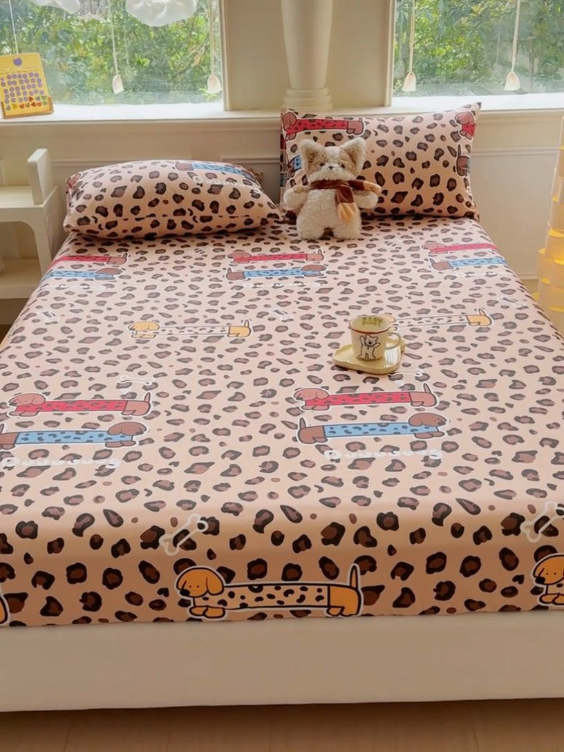 91家纺网 家纺一手货源 找家纺 2025新款全棉床单床笠 豹纹狗 床笠款