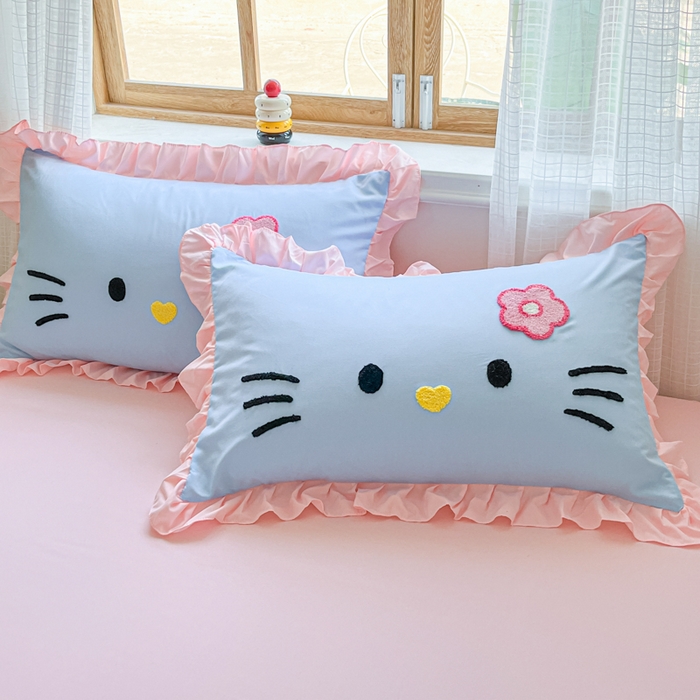 91家纺网 家纺一手货源 找家纺 泉欣家纺 2025新款网红可爱卡通公主风毛巾绣花水洗棉四件套（专版花型）甜甜猫咪 甜甜猫咪-蓝粉