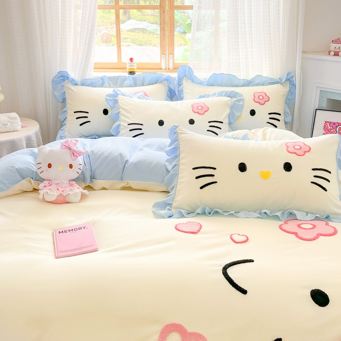 91家纺网 家纺一手货源 找家纺 泉欣家纺 2025新款网红可爱卡通公主风毛巾绣花水洗棉四件套（专版花型）甜甜猫咪 甜甜猫咪-奶黄蓝