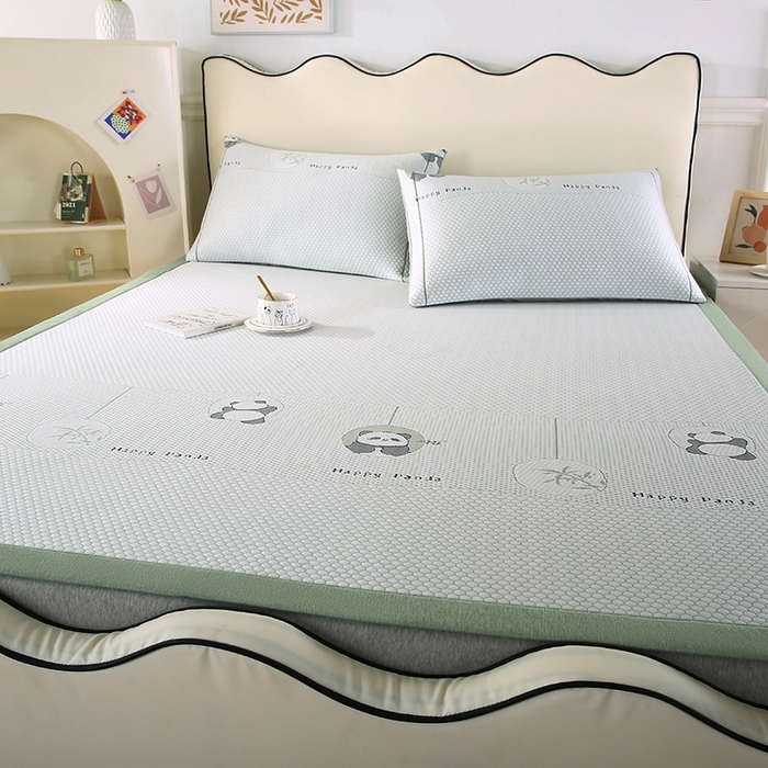 91家纺网 家纺一手货源 找家纺 法莱妮2025新款卡通三明治冰豆豆凉席 熊猫