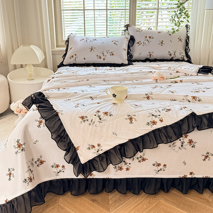 91家纺网 家纺一手货源 找家纺 大麦家纺 2025新款碳光冰丝软凉席夏被四件套 秋之寄语