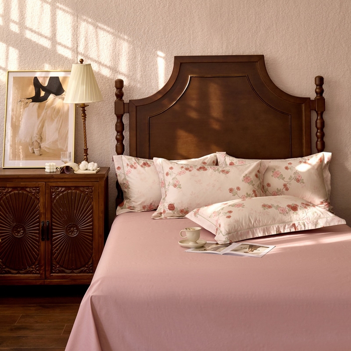 91家纺网 家纺一手货源 找家纺 由丽家纺 2025新款柔棉数码印花四件套系列 春堂 粉