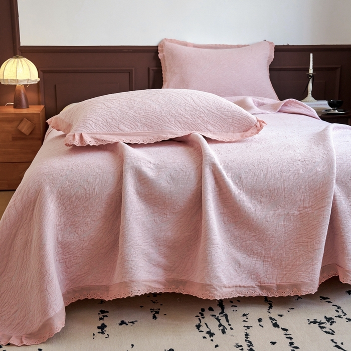 91家纺网 家纺一手货源 找家纺 棠薇家纺2025新款花边款全棉三层细纱色织提花毛巾被夏被空调被毛巾毯 花边知晓粉