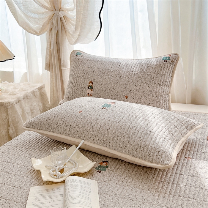 91家纺网 家纺一手货源 找家纺 恒爱 2025新款全棉印花单床盖 小女孩-浅咖