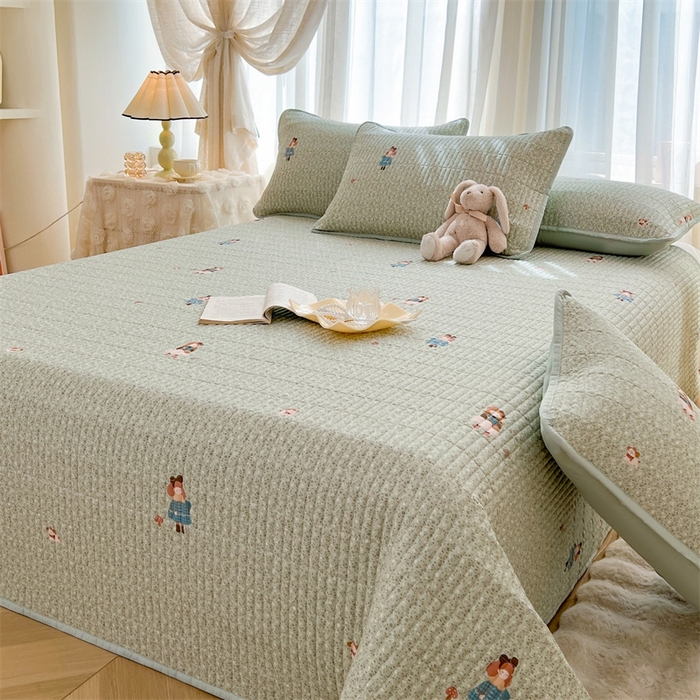 91家纺网 家纺一手货源 找家纺 恒爱 2025新款全棉印花单床盖 小女孩-水绿