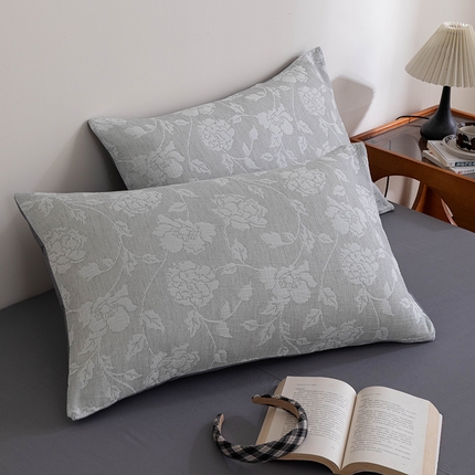 91家纺网 家纺一手货源 找家纺 倾慕 2025新款A类全棉多层纱玫瑰单枕套 浅灰玫瑰