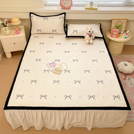 91家纺网 家纺一手货源 找家纺 慕澄家纺 2025新款小清新印花真冰藤系列凉席床席款 床席-波点蝴蝶结