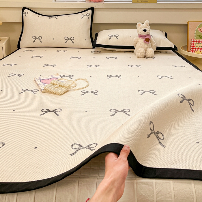 91家纺网 家纺一手货源 找家纺 慕澄家纺 2025新款小清新印花真冰藤系列凉席床席款 床席-波点蝴蝶结